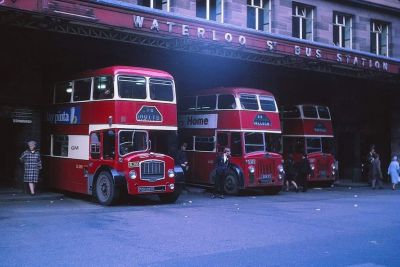 Buses In The Depot At Waterloo Street Bus Station Glasgow 1969
Buses In The Depot At Waterloo Street Bus Station Glasgow 1969
Mots-clés: Buses In The Depot At Waterloo Street Bus Station Glasgow 1969