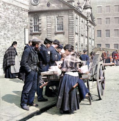 A Book Barrow in Greendyke Street, Glasgow 1916
