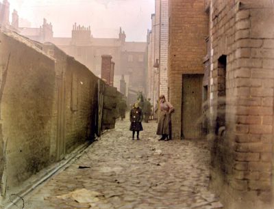 Back lane of 103-137 Coburg St, Gorbals, 1912
