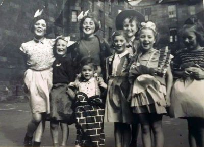 Backcourt concert, Petershill Road, Glasgow 1951
