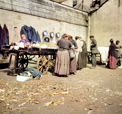 Barrows in the Calton, Glasgow  1916
