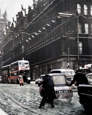 Bothwell Street, at the junction with Wellington Street, Glasgow 1961
