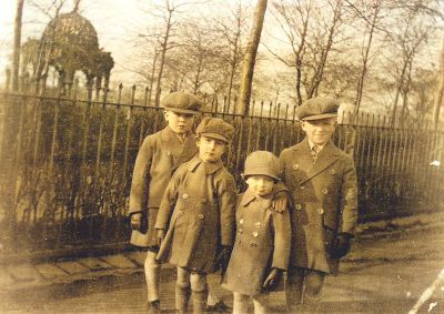 Children at Glasgow Green, Glasgow 1929
