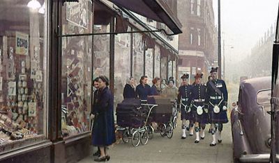 Colourised Image Of Soldiers From The Maryhill Barracks Walking On Maryhill Road Glasgow 1957

