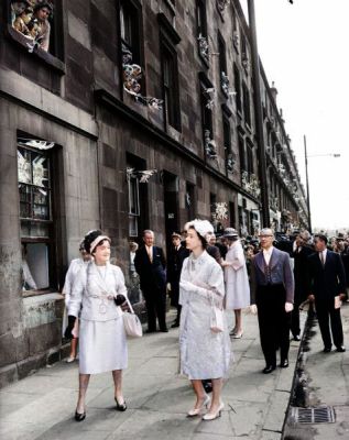 Colourised Photo Of The Queen Visiting A Street In The Gorbals Glasgow 1961
