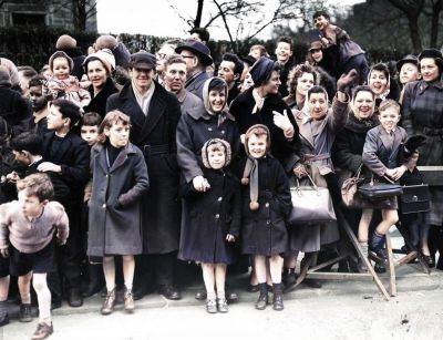Crowds waiting to welcome the Duke of Edinburgh at Glasgow Cathedral, Glasgow 1960
