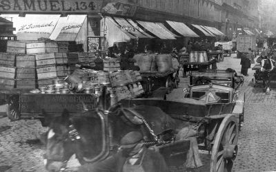 Heavy traffic at Buchanan Street and Argyle Street  Glasgow in 1914
