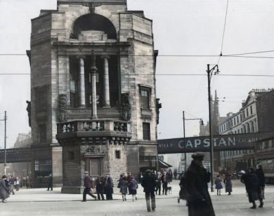 Mercat Cross, Glasgow, April 1935
