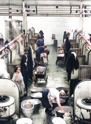 Partick steamie, photographed in the 1950s by Alf Daniel
