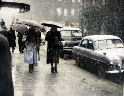 Snow falls in Gordon Street, Glasgow 1955
