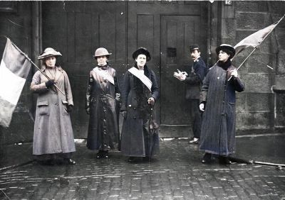 Suffragettes protesting outside Duke Street Prison, c 1914
