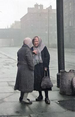 Two Women Having A Blether On A Gorbals Street, Glasgow, 1948

