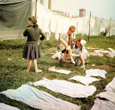 Washing on Glasgow Green, Glasgow early 1900s
