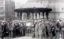 Men_gathered_at_Bridgeton_Cross_Glasgow_1930.jpg